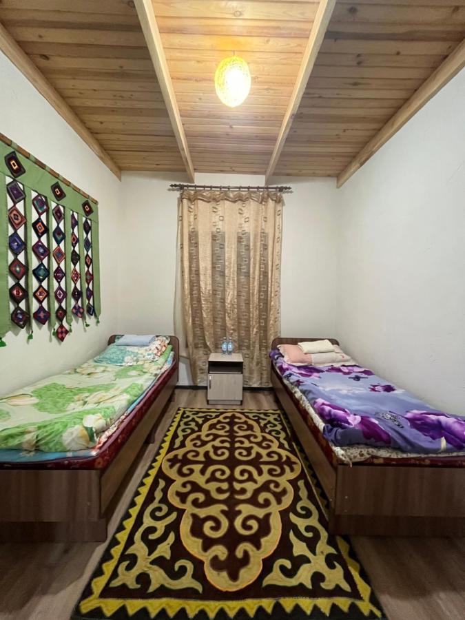 Guest House Guljan Bokonbayevo エクステリア 写真