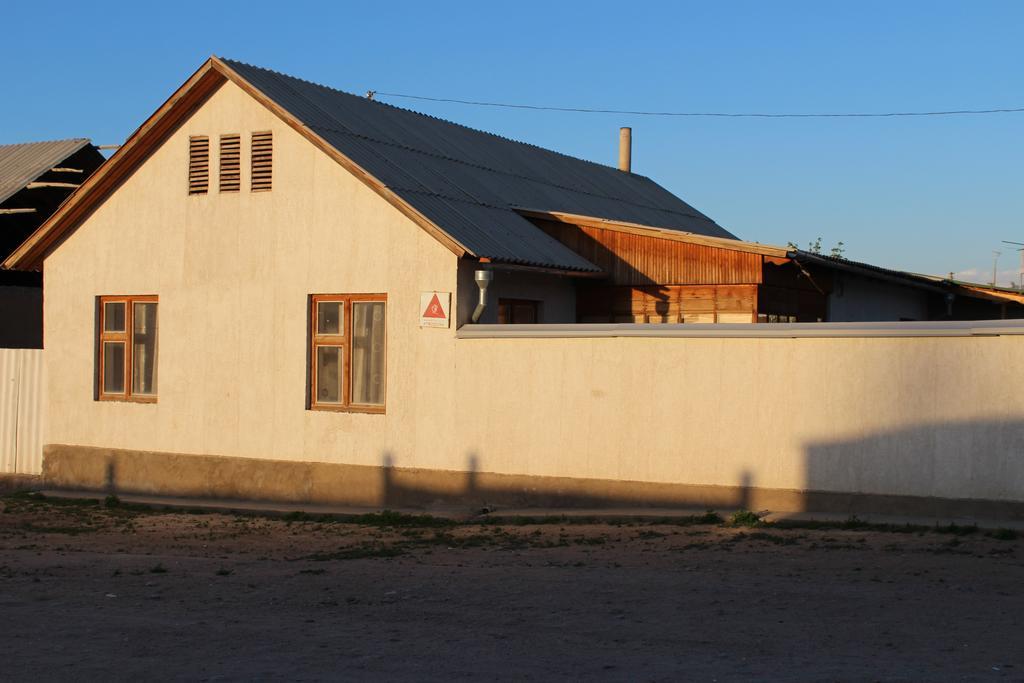 Guest House Guljan Bokonbayevo エクステリア 写真