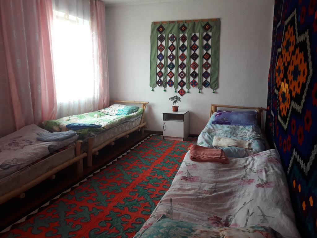 Guest House Guljan Bokonbayevo エクステリア 写真