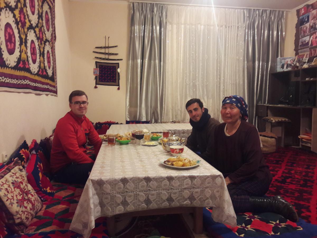Guest House Guljan Bokonbayevo エクステリア 写真