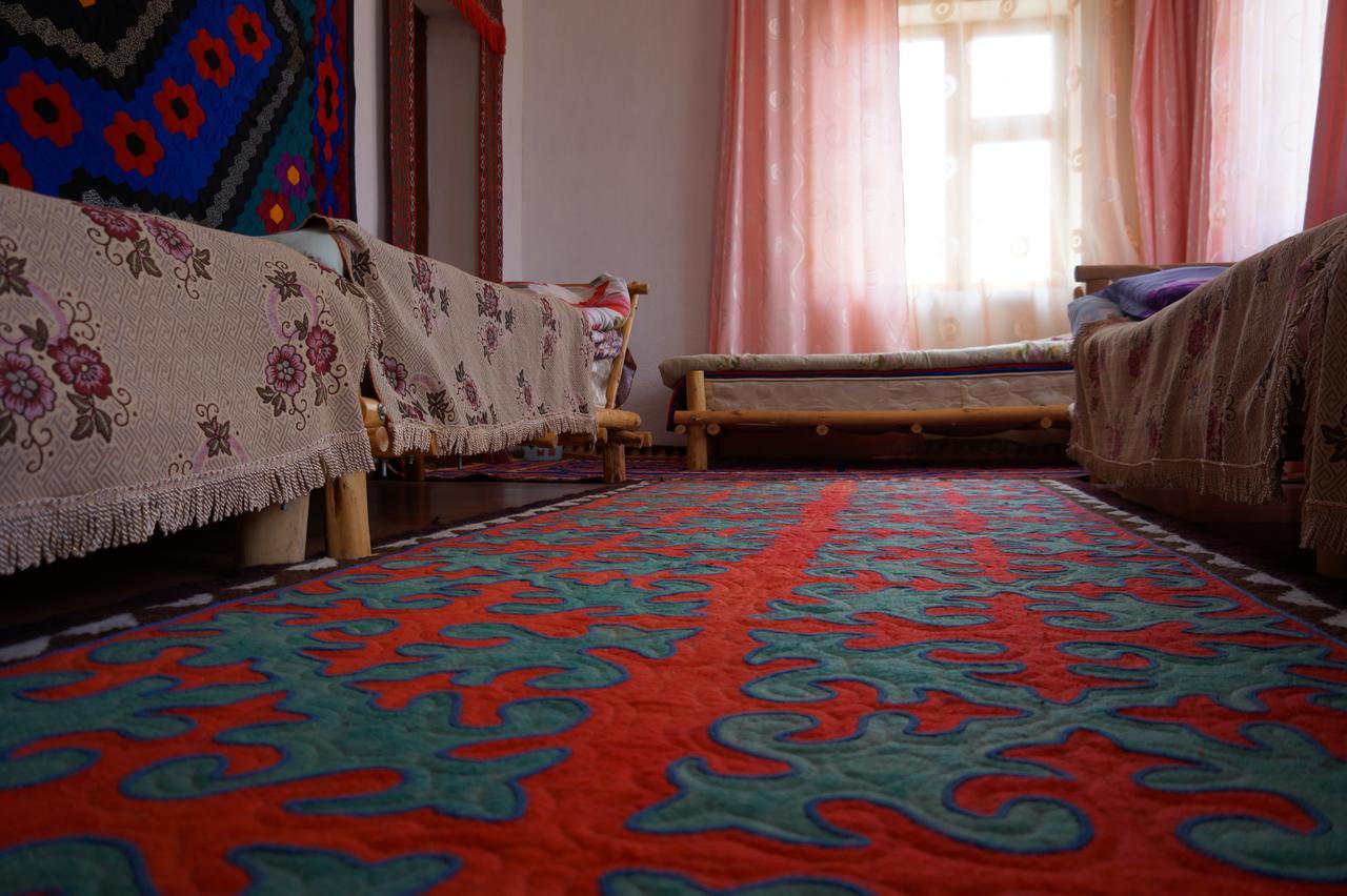 Guest House Guljan Bokonbayevo エクステリア 写真